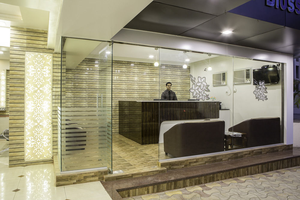 Hotel Treebo De Grandeur Anand Nagar Thane Exterior foto
